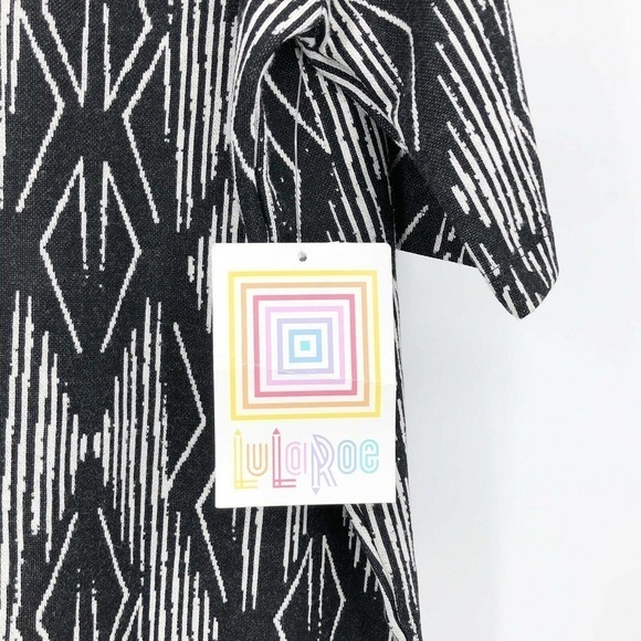 Lularoe Irma Top Black & White Ikat Print Size XS High Low Tunic Half Sleeve NWT - Picture 8 of 12